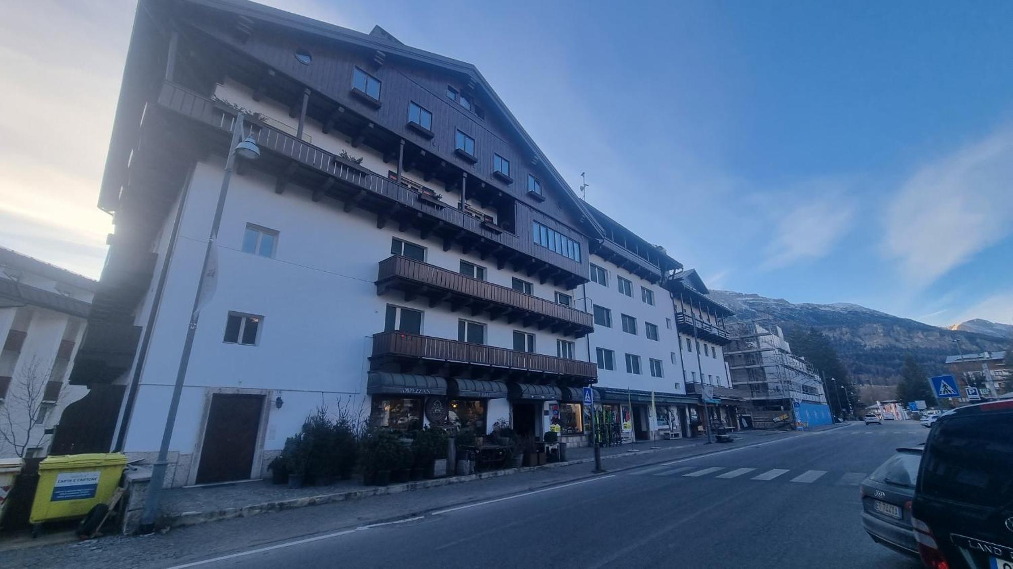 Studio Apartment Ariston In Centro A Cortina Cortina dʼAmpezzo Eksteriør bilde